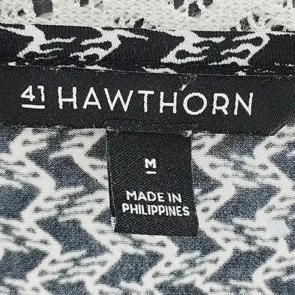 41 Hawthorn printed v neck details 3/4 sleeve Stretched blouse M - Picture 5 of 8